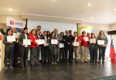 Trabajadores de Gastronomía y Supermercados fueron certificados en Bío Bío