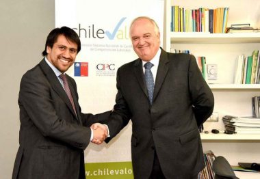 CHILEVALORA FIRMA CONVENIO CON CFT ESTATAL DE LOS RÍOS