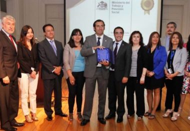 Servicios del Ministerio del Trabajo reciben distinción por Buenas Prácticas en participación ciudadana