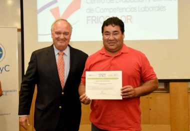 Trabajadores de Climatización y refrigeración reciben certificados