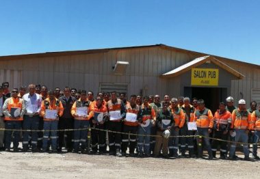 Minera Zaldívar certifica a 455 trabajadores