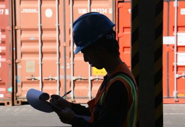 Trabajadores certificados  pueden acceder a carreras técnicas de CFT Estatales de Maule y Magallanes convalidando ramos