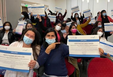 150 mujeres de La Araucanía certificaron sus competencias como Manipuladoras de Alimentos