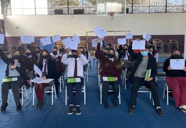 Estudiantes de liceos técnicos de Maule y Ñuble certifican competencias como Administrativos/as de Operaciones