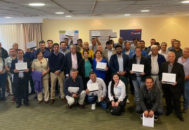 100 conductores/as de taxi colectivos del Biobío certifican sus competencias laborales