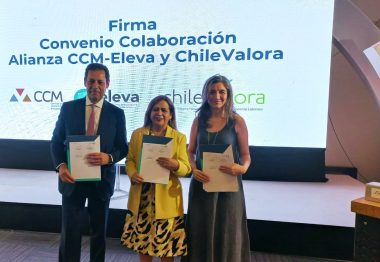 ChileValora y Alianza CCM-Eleva firman convenio para fomentar la certificación de competencias en liceos técnico-profesionales