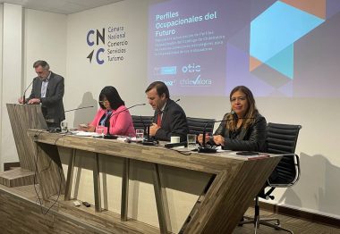 Visualizan perfiles ocupacionales de futuro para grandes tiendas, supermercados, logística, energía renovable y elaboración de alimentos
